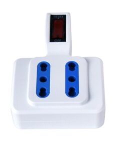 Adattatore con spina 10A e 4 prese Italiane Bipasso
