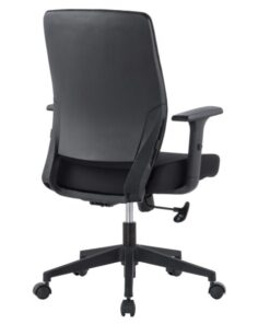 Poltrona da ufficio con seduta imbottita e braccioli