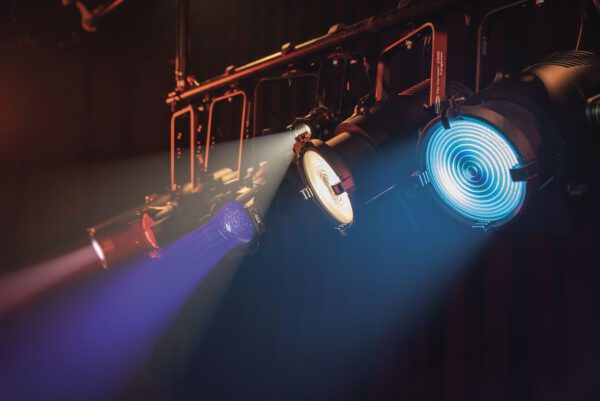 Performer Profile 600 MKIII Sagomatore teatrale a LED 250 W Warm White