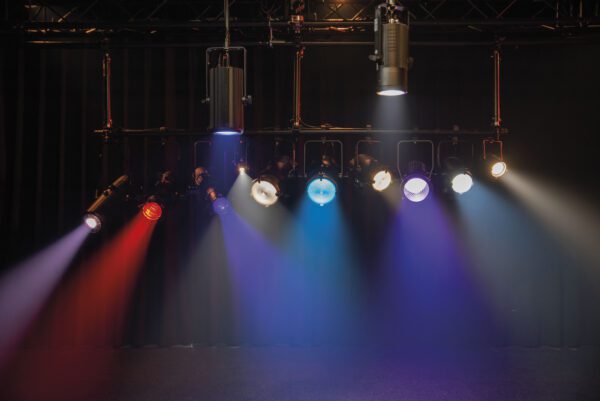 Performer Profile 600 MKIII Sagomatore teatrale a LED 250 W Warm White
