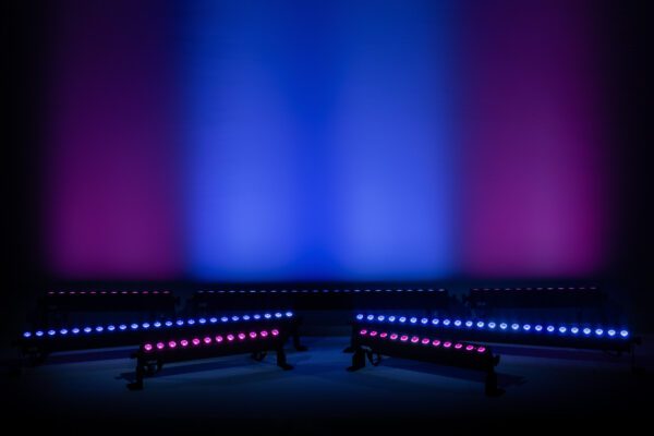 Sonus Bar 4 Barra luminosa RGBW per interni