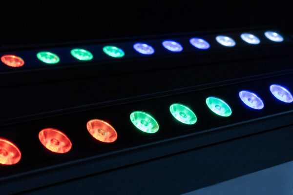 Sonus Bar 4 Barra luminosa RGBW per interni