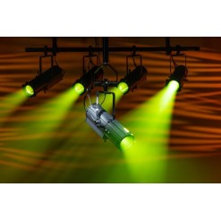 Act Profile 150W RGBAL Compact 150 W RGBAL Theatre LED Profile Profilo LED teatro RGBAL compatto da 150 W