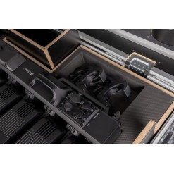 Case for 2x Stage Blinder FLEX Blaze / Titan Strobe FLEX FX Holds two complete sets Contiene due set completi