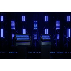 Raccoon S250/4 Junior Professional strobe/wash with motorised tilt Strobo/wash professionale con tilt motorizzato