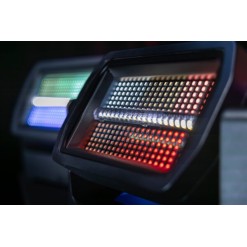 Raccoon S250/4 Junior Professional strobe/wash with motorised tilt Strobo/wash professionale con tilt motorizzato