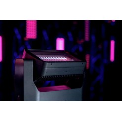 Raccoon S250/4 Junior Professional strobe/wash with motorised tilt Strobo/wash professionale con tilt motorizzato